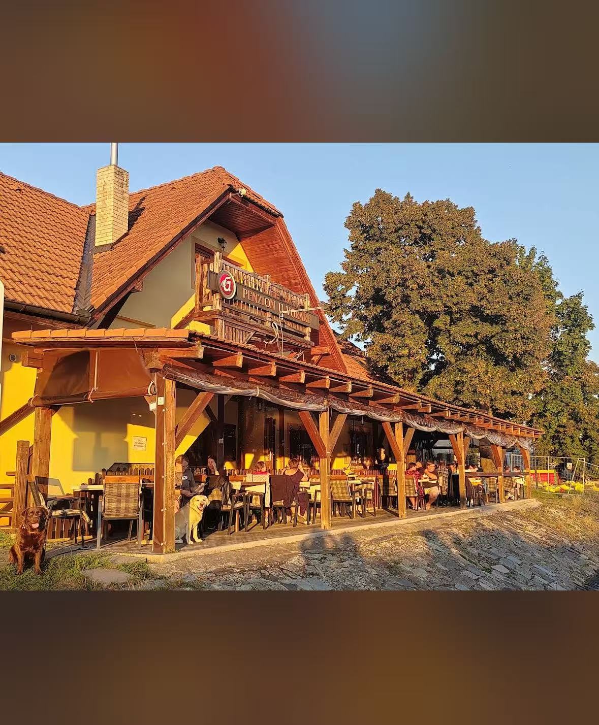 Exteriér restaurace a penzionu MIX